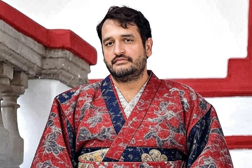 Cuando ando cansado luego de unas extenuantes jornadas de trabajo me voy de vacaciones a Japón, ¿ustedes no, jodidos?