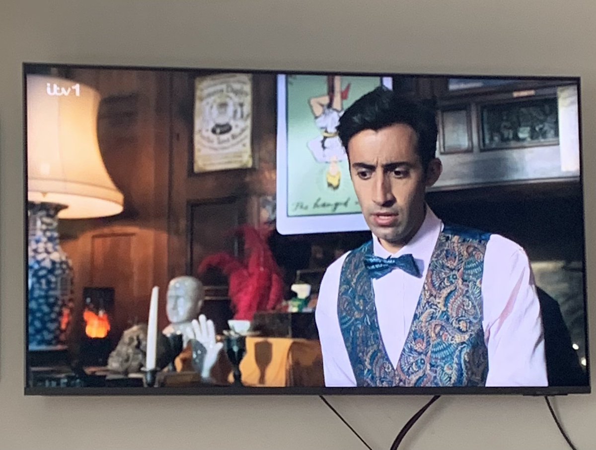 MrsEdmunds07's tweet photo. I’m just catching up on yesterdays Midsomer Murders and look who’s in it @RichardDCaine 👏🏻 👏🏻 👏🏻 Very credible tarot reader! 🪦 https://t.co/TE7dtW7Yl3