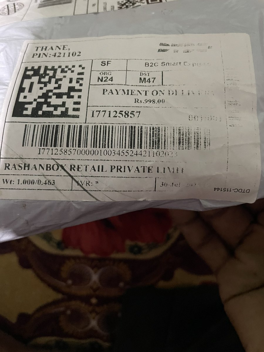 MSultan9393's tweet photo. @DTDCIndia Galat saman aaya hai maine customer care call kiya to bola gaya ki hum aapki koyi madad nahi kar sakte https://t.co/CWRrzgf7Ll