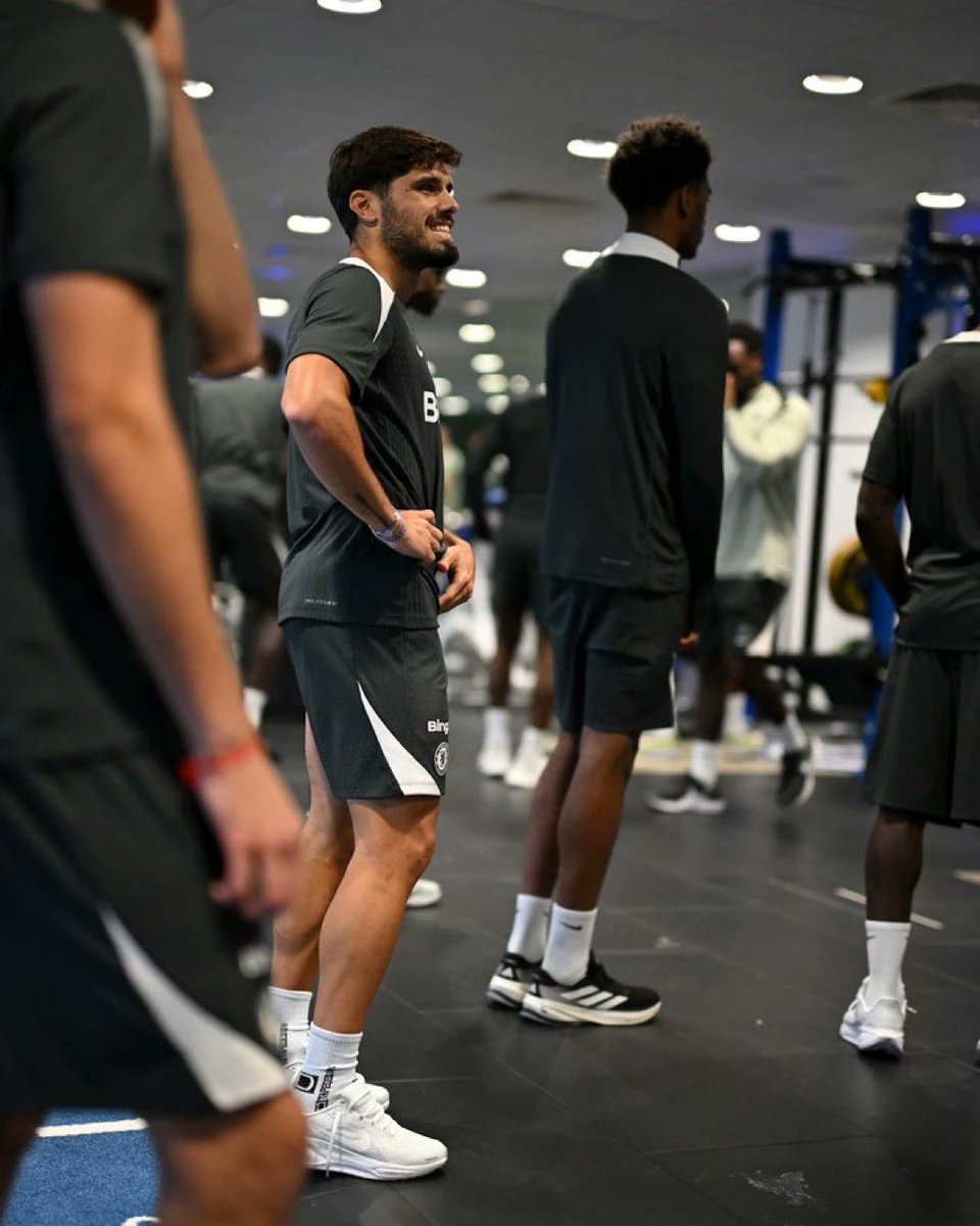 Ayowa9's tweet image. Pictures of Chelsea players in training today. 

A thread 🪡