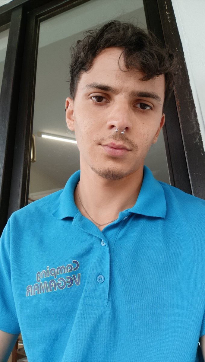 Subiendo selfies hasta que el reconocimiento facial determine que soy mayor de edad y me deje ver porno