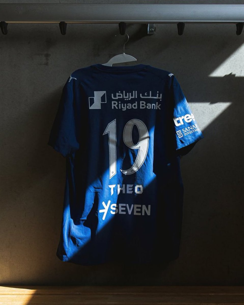 طيب قسم بالله من اول ماشفت الرقم تذكرت كاريلو !😓