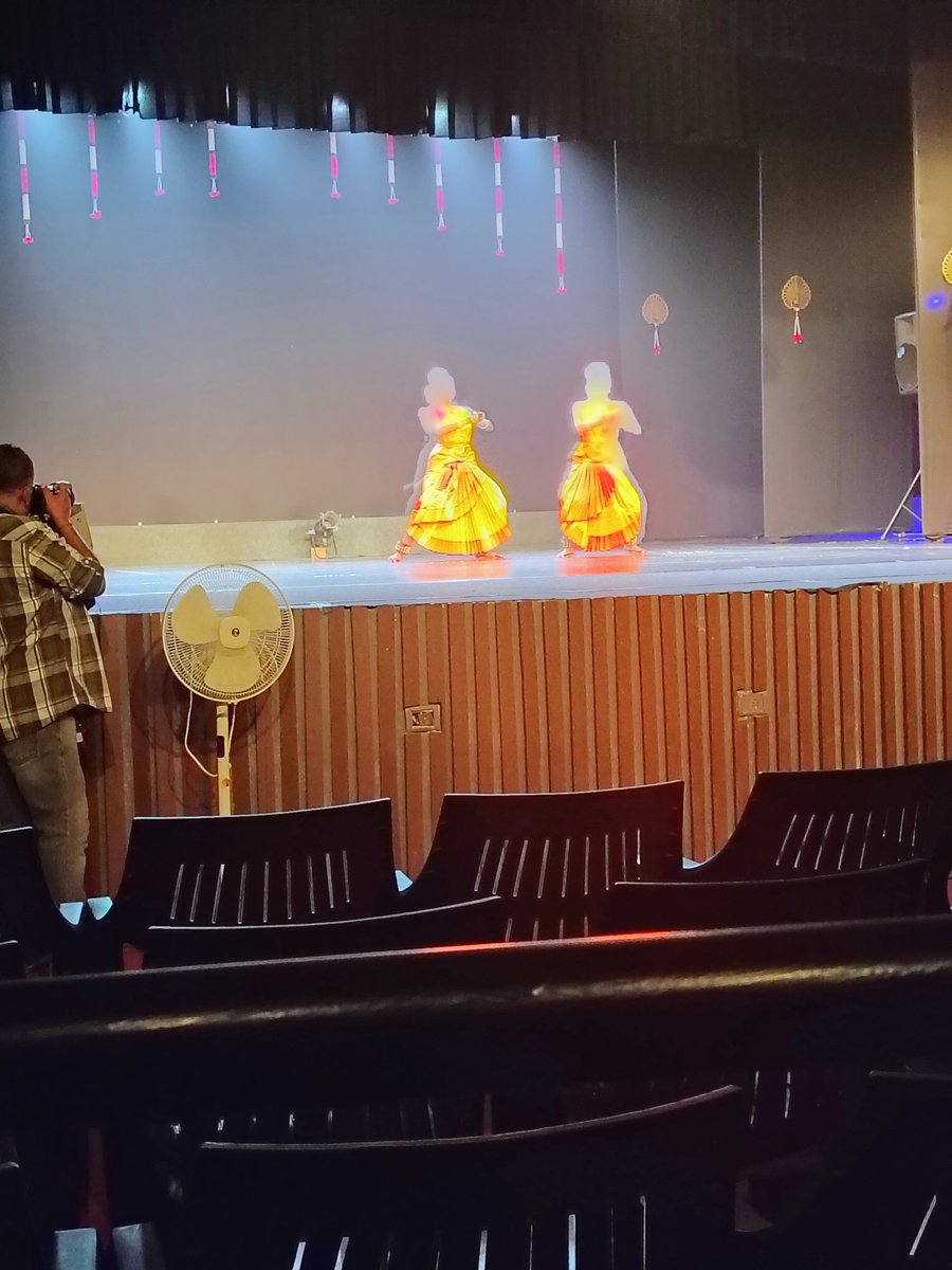 20க்கு ஜம்ப் பண்ணுனா கோவையில் <a href="/Foreign_Returns/">Steve Waugh😎</a> மாம்ஸ் அப்புறம் <a href="/DrRUmaMaheswari/">Dr. R. UMA MAHESWARI</a> மாம்ஸ் குழந்தைகளின் நாட்டிய அரங்கேற்றத்தில் மாம்ஸ் <a href="/ilango_pon/">Pon Ilango/பொன் இளங்கோ</a> மற்றும் <a href="/PeriyaPalluPuli/">கொடுவாள் புலி 🐯</a> அப்புறம் குட்டிபுலியோடு பரதநாட்டிய நிகழ்வில் சந்தித்து பேசினோம். அற்புதமான சந்திப்பு😍😍.அரங்கற்றம் பற்றி பதிவு