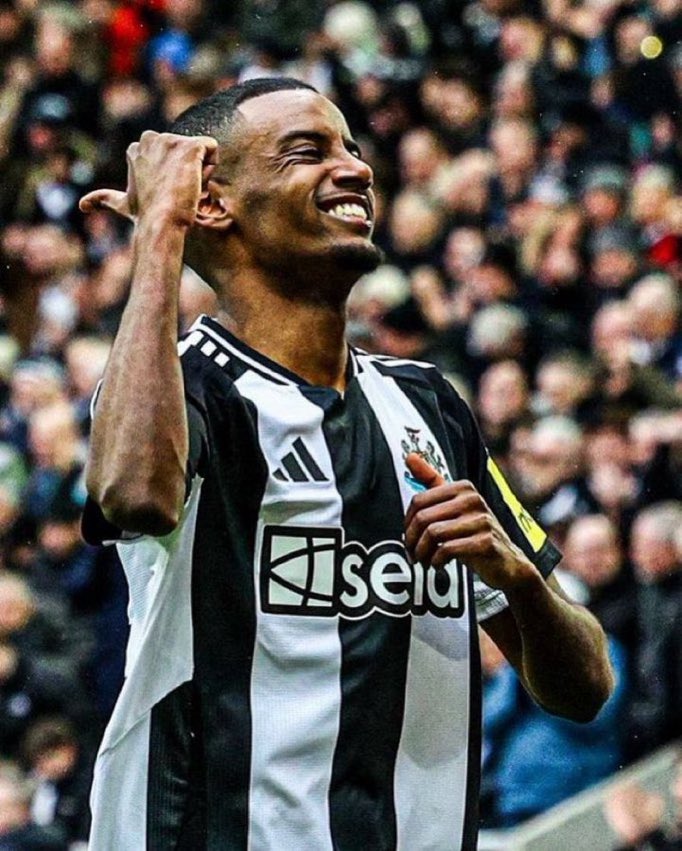 [🟢] <a href="/David_Ornstein/">David Ornstein</a> on Alexander Isak: 

“I don’t want to put firm judgement on how this will play out but as things stand, I don’t think the Sesko deal not happening suddenly collapses Isak’s departure. I think by the time the window shuts on the 1st September, I think there is