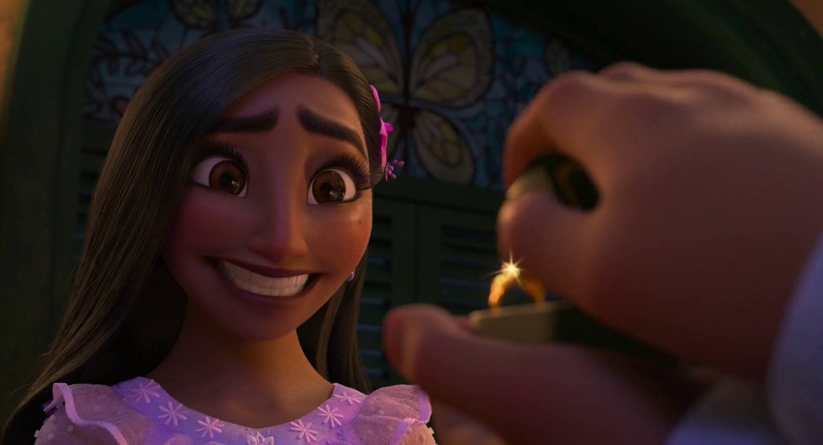Rewatching for screenshots and o my god she did NOT like his ass 😭😭