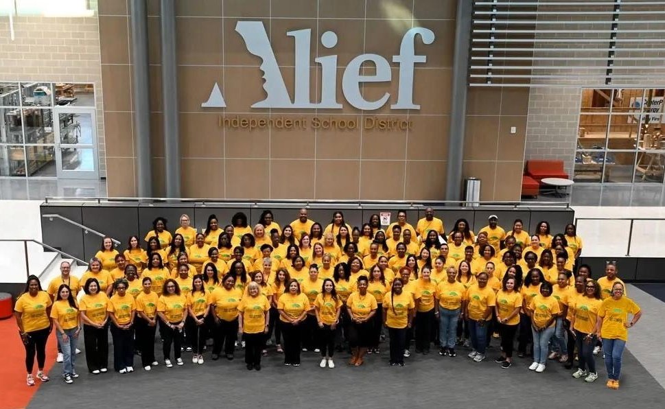 vsspille2's tweet image. Alief Counselors have you covered! 
Looking forward to another productive year with our wonderful counseling team!
@AliefCounseling
#NewSeason
#OneTeam
#SameVision
#ConnectImpactRepeat