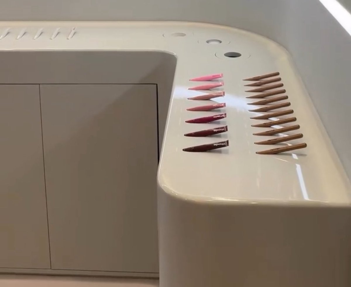 rhode skin tweet media