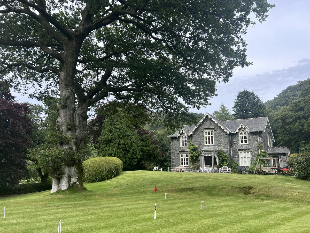 Stage is set for tonights croquet championships … vot vot !