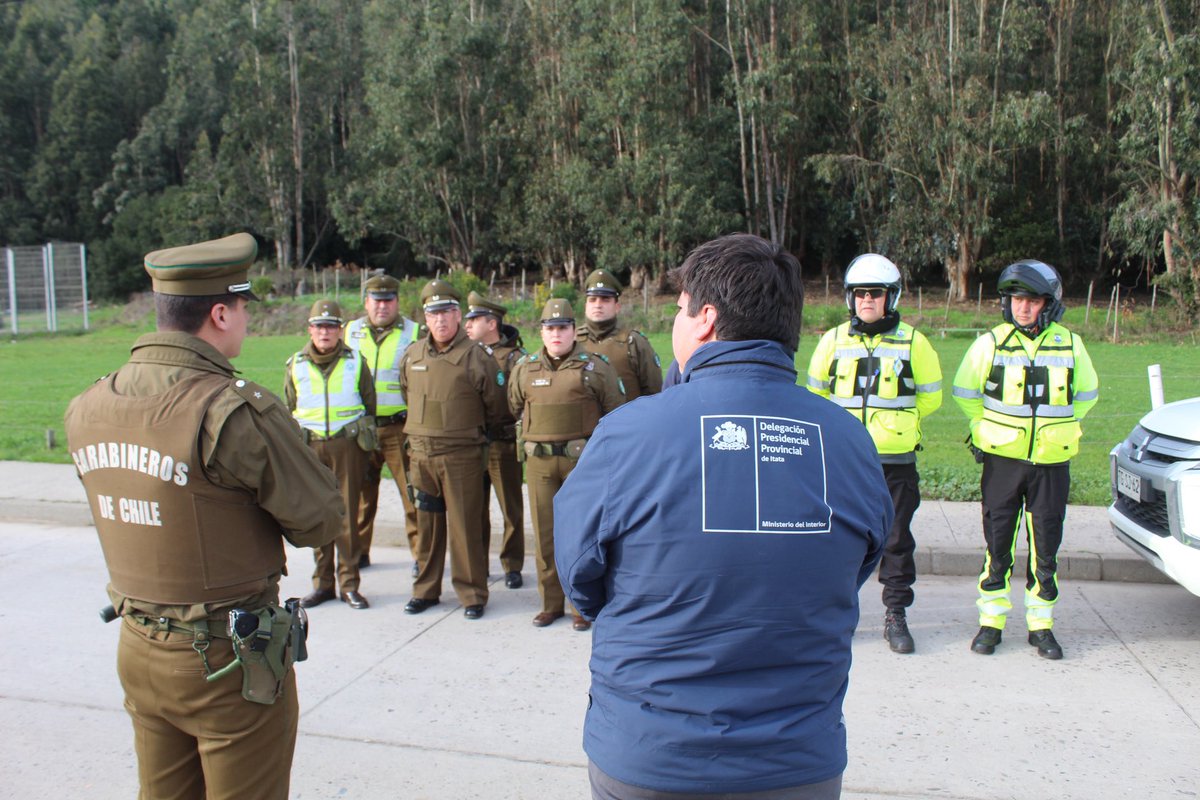 El delegado presidencial Mario Cruces lideró un operativo de fiscalización en Cobquecura junto a Transporte, Carabineros y personal municipal, reforzando la seguridad en la costa de Ñuble. También destacó el despliegue por emergencia de tsunami.