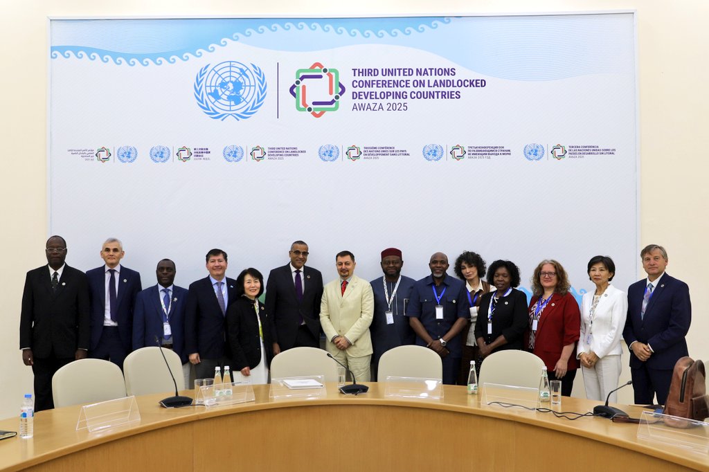 Dmitry Shlapachenko (@dshlapachenko) on Twitter photo Excited to join 13 fellow UN Resident Coordinators <a href="/UN_SDG/">UN Sustainable Development Group 🇺🇳</a> in a meeting with the Chef de Cabinet to the UN Secretary-General, strengthening the bridge between global commitments and local action—so we can better support countries in achieving the #SDGs. Excited to join 13 fellow UN Resident Coordinators <a href="/UN_SDG/">UN Sustainable Development Group 🇺🇳</a> in a meeting with the Chef de Cabinet to the UN Secretary-General, strengthening the bridge between global commitments and local action—so we can better support countries in achieving the #SDGs.