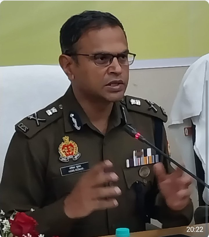 JournalistZK1's tweet image. *#कानपुर ब्रेकिंग*
#ऑपरेशनमहाकाल 
 सफेदपोश आपराधियों पर महाकाल बने  #kanpurpolicecommisimor
#Akhilkumar
*चर्चित वकील अखिलेश दुबे वसूली के मामले में अपने करीबी लवी मिश्रा के साथ गिरफ्तार !*

*भाजपा नेता रवि सतीजा की शिकायत पर बर्रा पुलिस ने की गिरफ्तारी !*

@kanpurnagarpol