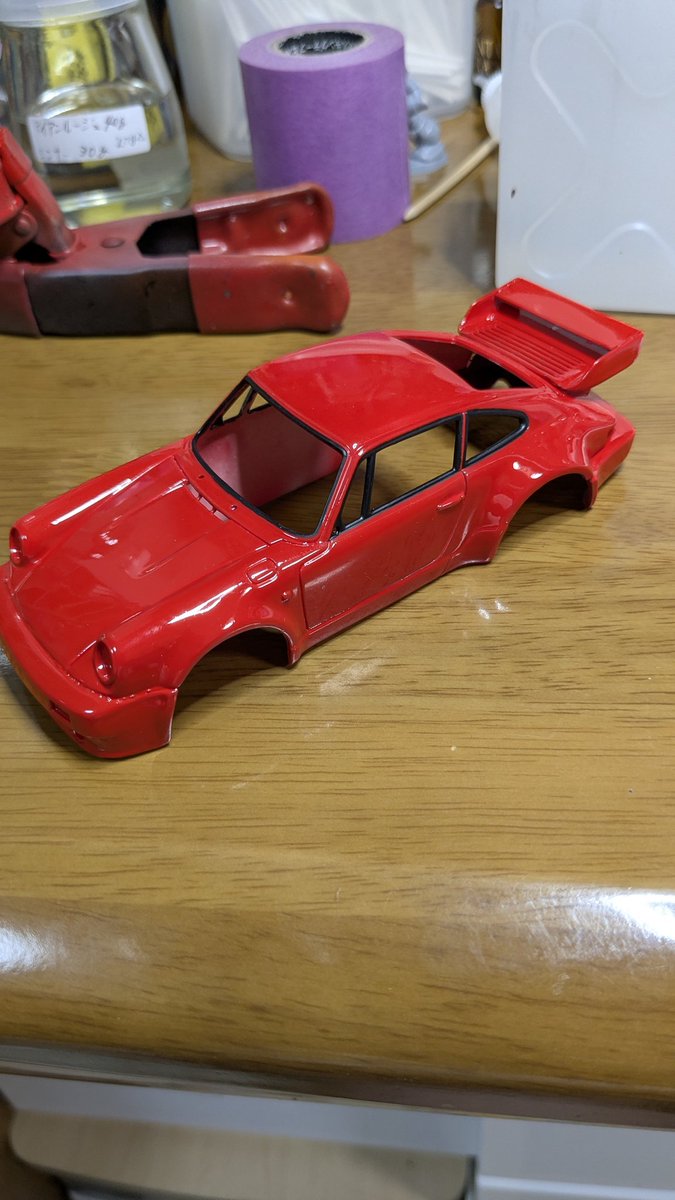 今日は窓枠の塗装ですこれだけで２時間かかった