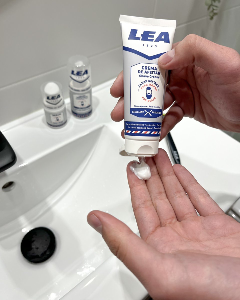 LEA Shaving is back in stock! Enjoy this classic Spanish brand; shop here: ow.ly/iLOo50WyP6Q

#sotd #wetshaving #mensgrooming #mensstyle #shavingcream #LEA #madeinSpain #Fendrihan