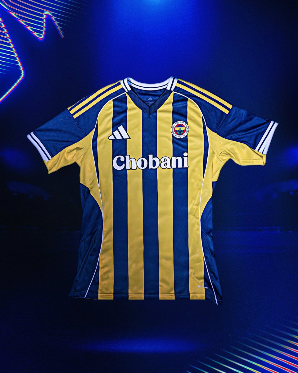 Bu akşam Feyenoord deplasmanında sahaya Çubuklu forma, beyaz şort ve beyaz konçla çıkıyoruz.