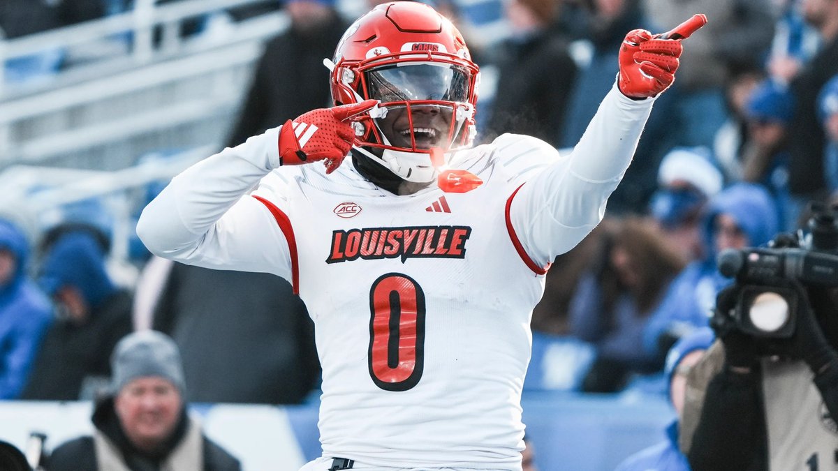 Congratulations to Chris Bell for being named to the Biletnikoff Award Preseason Watch List! The Biletnikoff Award recognizes the college football season's outstanding FBS receiver at any position. <a href="/LouisvilleFB/">Louisville Football</a> <a href="/GoCards/">Louisville Athletics</a> #OutstandingReceiver #NCFAA