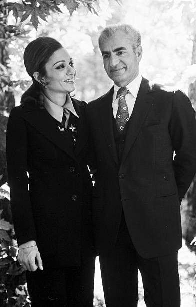 آری هوا دارم تورا ، شهریار شهریارم تورا ...❤️
𓀛𔓙𓄂𓆃𓉱𓀛
#همکاری_ملی 
#KingRezaPahlavi 
#MIGAwithPahlavi