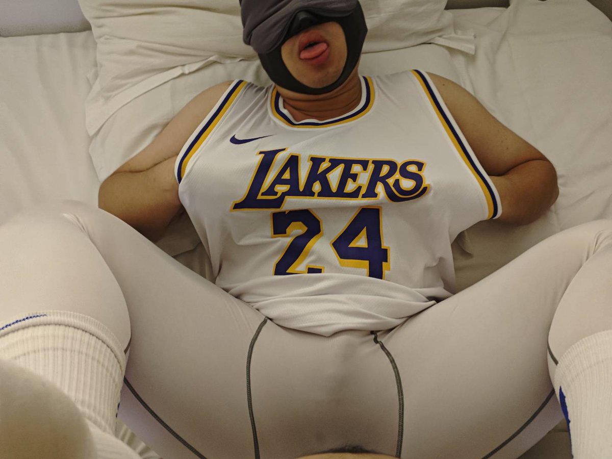 OwningDx's tweet photo. 伸出舌头👅 https://t.co/rWgnJWH01Y