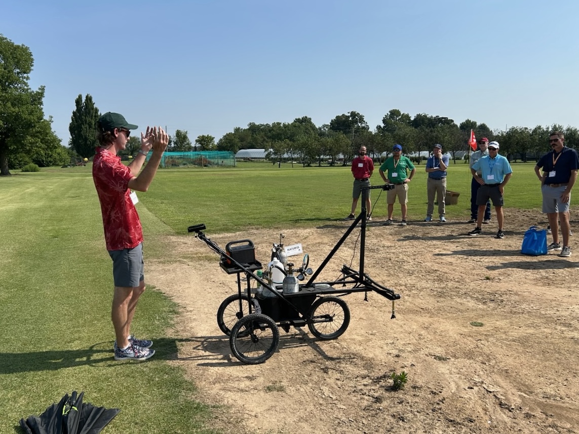 AginArk's tweet image. Sam Kreinberg talks about real-time sensing and site-specific spray technology at #uaturf2025 being held at @ArkAgResearch.

#Turfgrass