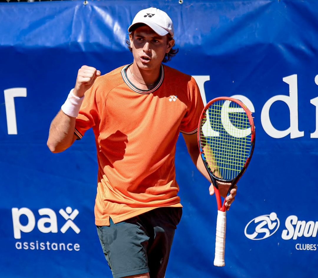 El argentino Lautaro Midón (274 ATP) le ganó al alemán Mats Rosenkranz (360 ATP), por 6-3 y 6-4, para meterse en los cuartos de final del Challenger de Bonn🇩🇪. El jugador de 21 años, que jugará sus 6tos 4tos de Challenger de 2025, espera por Jurij Rodionov🇦🇹 o Jamie Mackenzie🇩🇪.