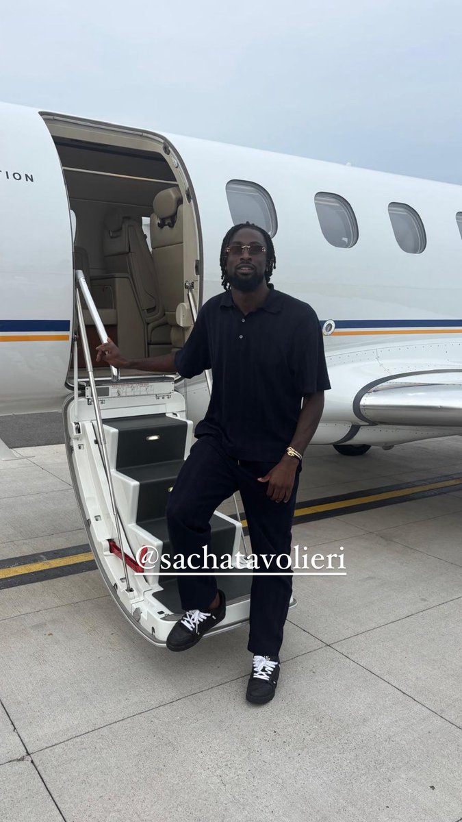 ๐ง๐ต๐ฒ ๐๐ฉ๐๐ ๐๐ฎ๐ถ๐๐ต๐ณ๐๐น | ๐ (@theavfcfaithful) on Twitter photo Evann Guessand picture of him boarding the plane โ on the way for his #avfc medical. <a href="/sachatavolieri/">Sacha Tavolieri</a> Evann Guessand picture of him boarding the plane โ on the way for his #avfc medical. <a href="/sachatavolieri/">Sacha Tavolieri</a>