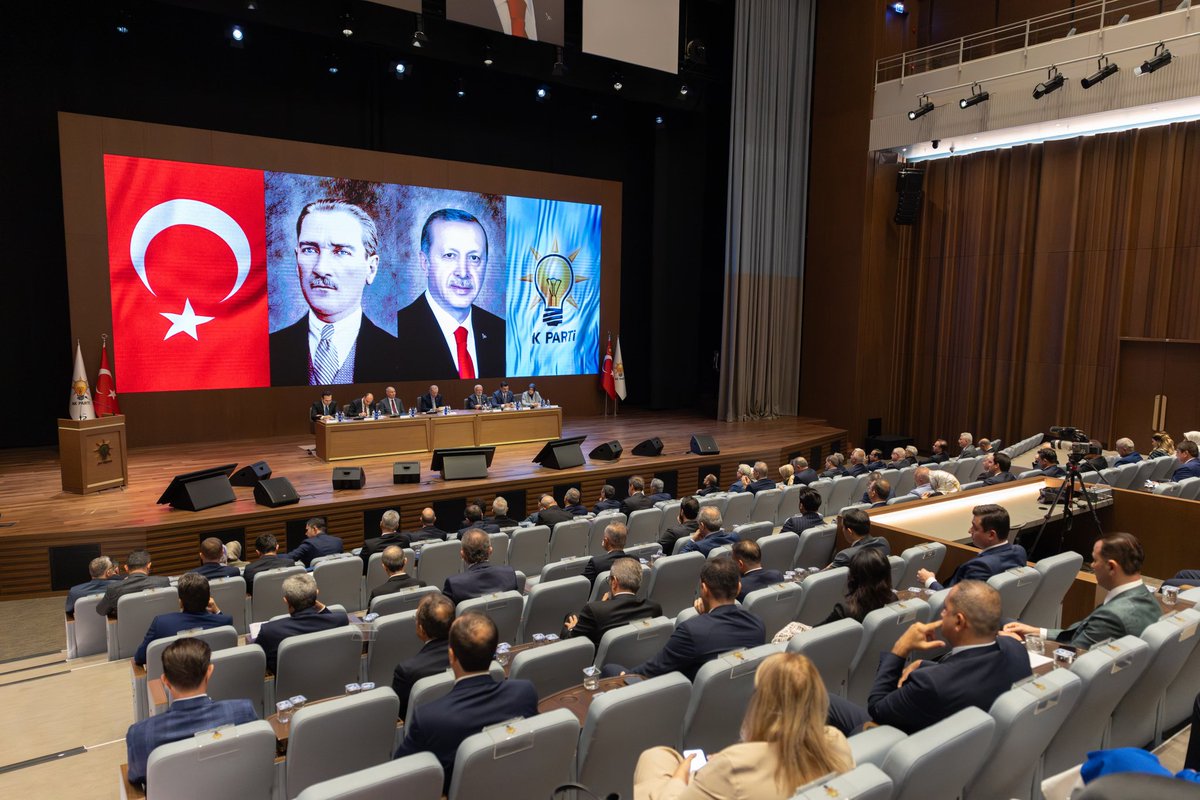 Yusuf İBİŞ (@avyusufibis) on Twitter photo 📍AK Parti Genel Merkezi
Genel Başkanımız ve Cumhurbaşkanımız Sayın <a href="/RTErdogan/">Recep Tayyip Erdoğan</a>’ın başkanlığında Merkez Karar ve Yönetim Kurulu (MKYK) toplantımızı gerçekleştirdik. 📍AK Parti Genel Merkezi
Genel Başkanımız ve Cumhurbaşkanımız Sayın <a href="/RTErdogan/">Recep Tayyip Erdoğan</a>’ın başkanlığında Merkez Karar ve Yönetim Kurulu (MKYK) toplantımızı gerçekleştirdik.