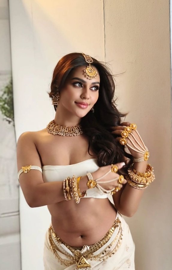 Gxrm595XwAAKe-S?format=jpg&name=900x900