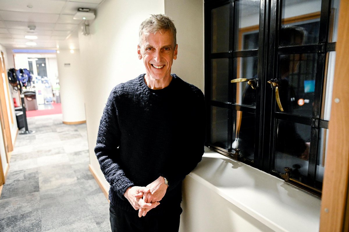 brinatello's tweet photo. #WaybackWednesday (August 6, 2021): Actor/Philanthropist/Musician #PeterCapaldi made a #Radio4Appeal on behalf of the #HandsUpFoundation. β It was August 8th at 7:55am and 9:25pm, and again on August 12th at 3:25pm. π«Ά https://t.co/OxZMhmKq0A
@BBCRadio4: https://t.co/lkoudpujlt https://t.co/lP1eyonFb1