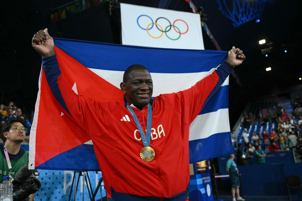 🇨🇺Hoy se cumple un año desde que uno de los deportistas más grandes de Cuba inscribió por quinta vez su nombre en la historia del olimpismo. Mijaín López se convirtió en pentacampeón en citas estivales y en el único en hacerlo en 5 ediciones consecutivas en una prueba individual.