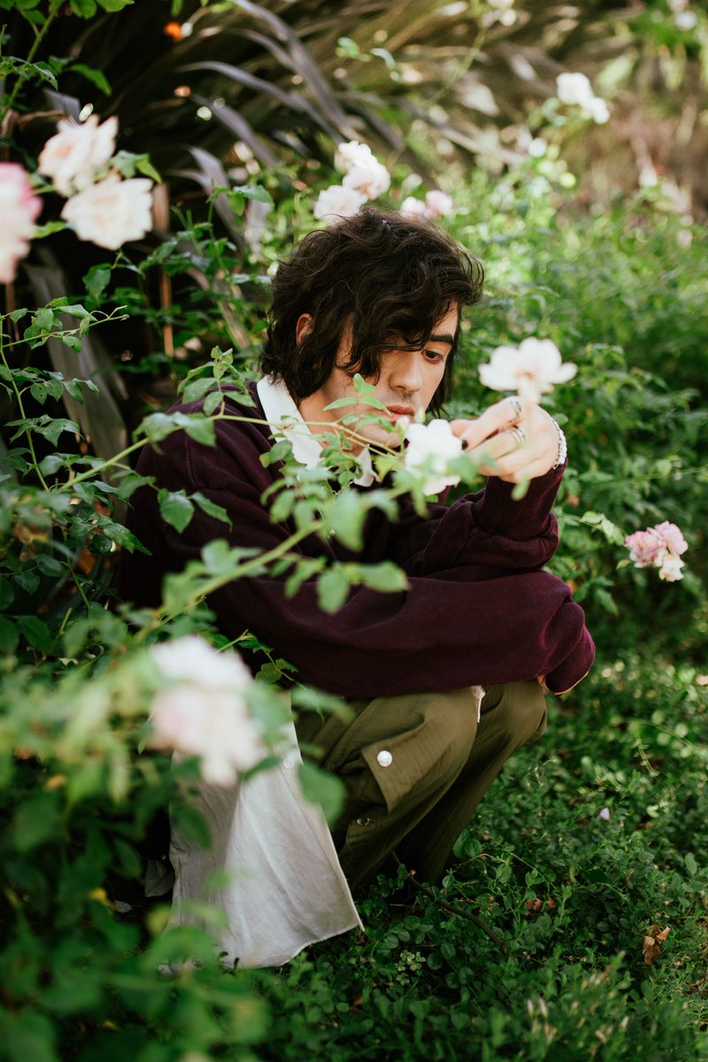 Marche's tweet image. . 🌺🌺           🌺🌺
🌺🌺🌺🌺🌺🌺🌺
🌺🌺🌺🌺🌺🌺🌺
   🌺🌺🌺🌺🌺🌺
 Λ 🌺🌺🌺🌺🌺
( ˘ ᵕ ˘ 🌺🌺🌺
 ヽ  つ＼     ／
    UU   / 🎀 \

📸:@tessiconic