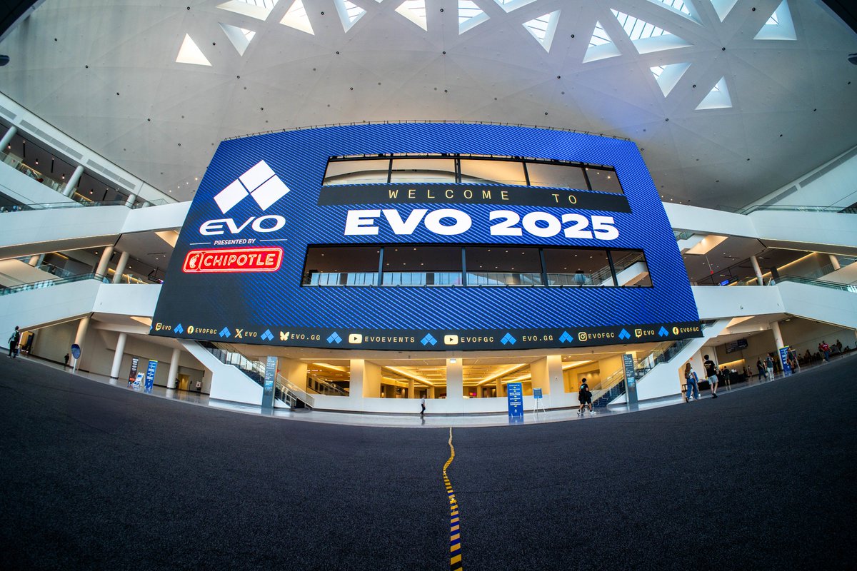 CrucianGaming's tweet image. I had an amazing #Evo2025!

Shoutout to my team at @GamersOutreach who held it down with me and to everyone who came by the booth to learn about how we bring gaming to hospitalized kids.

A massive thank you to @JWonggg &amp;amp; @Jeondding_tk for hosting meet n greets at the booth!