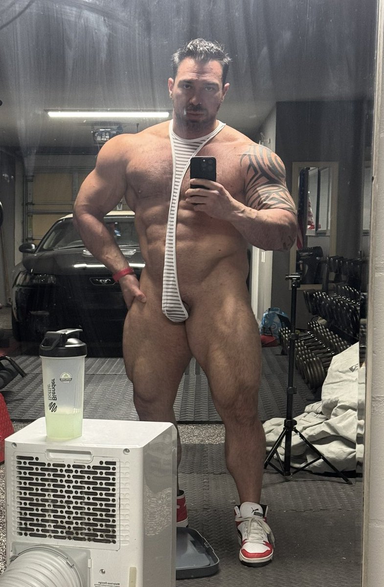 “The gym outfit that the coach makes me wear is a bit too much... tight”