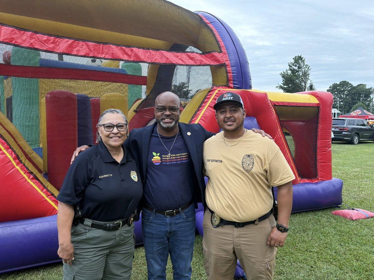 MrRDPierce's tweet photo. Tuesday’s Garysburg Police Department National Night Out. #GarysburgPD #NCSO #northamptoncountync https://t.co/s1lglAv89n