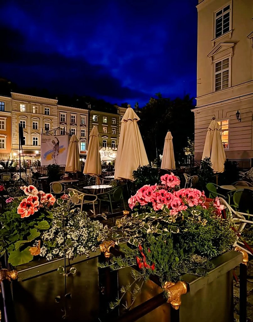 Надобранiч,мирних снiв..
#львiв
🙏🏾🕊💞⭐️🎶💫🌙