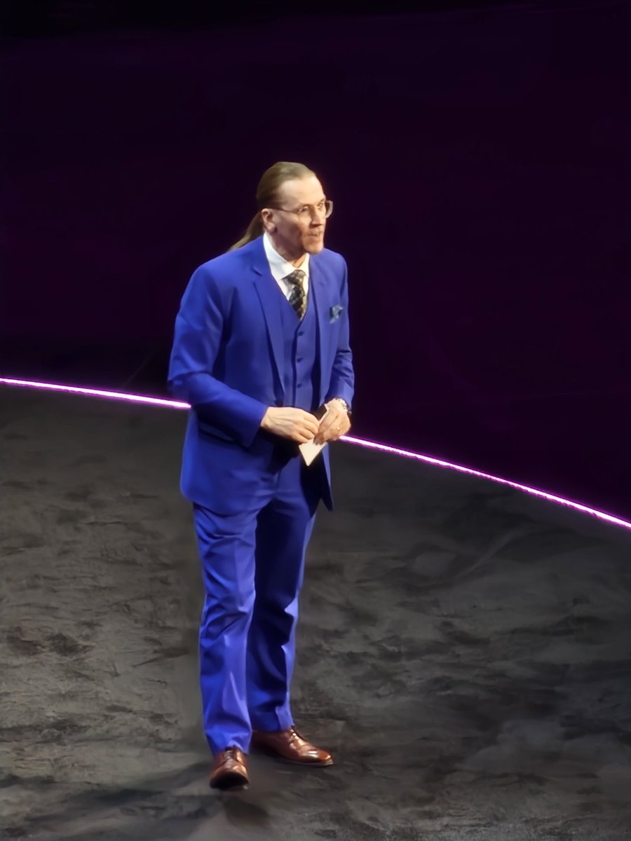 Mikko Hypponen explains floppy disks to gen Z at blackhat