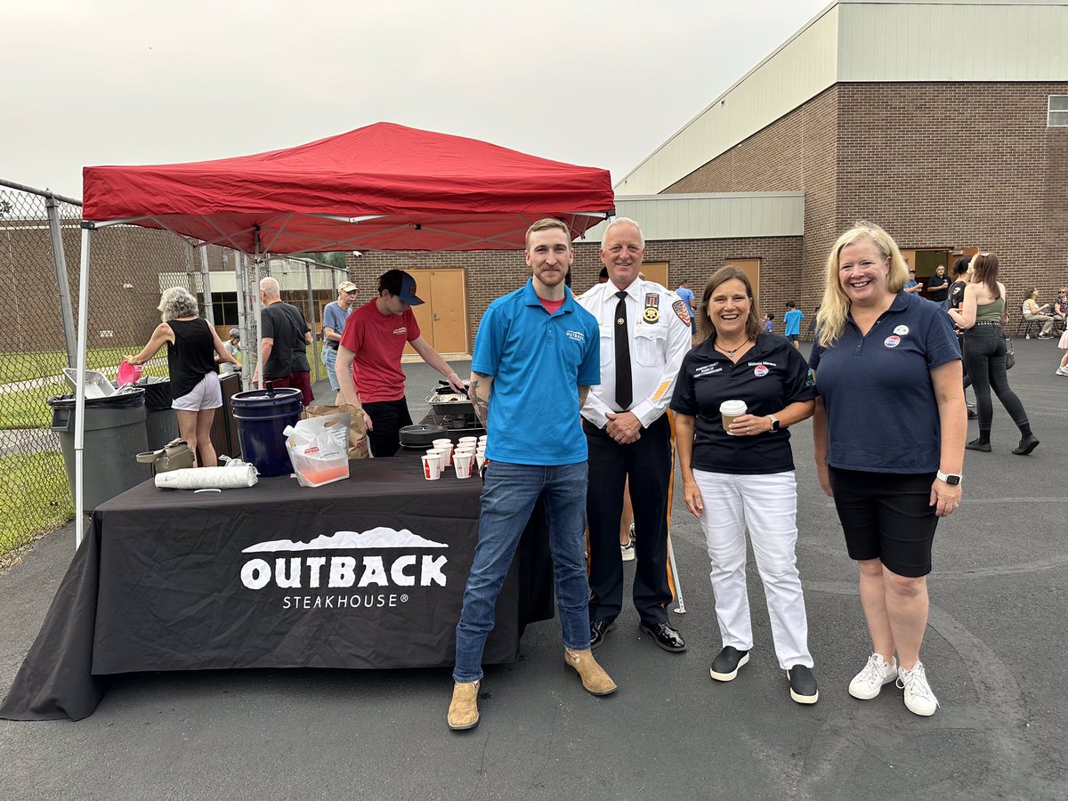 BillSchievella's tweet image. Great time at the National Night Out in Green Brook. Sheriff Darrin Russo and our Somerset County Sheriff’s Office along with County Commissioners Marano &amp;amp; Graner enjoyed meeting residents and community groups. #scsoprotectingandconnecting #nationalnightout2025 @SCSheriffs…