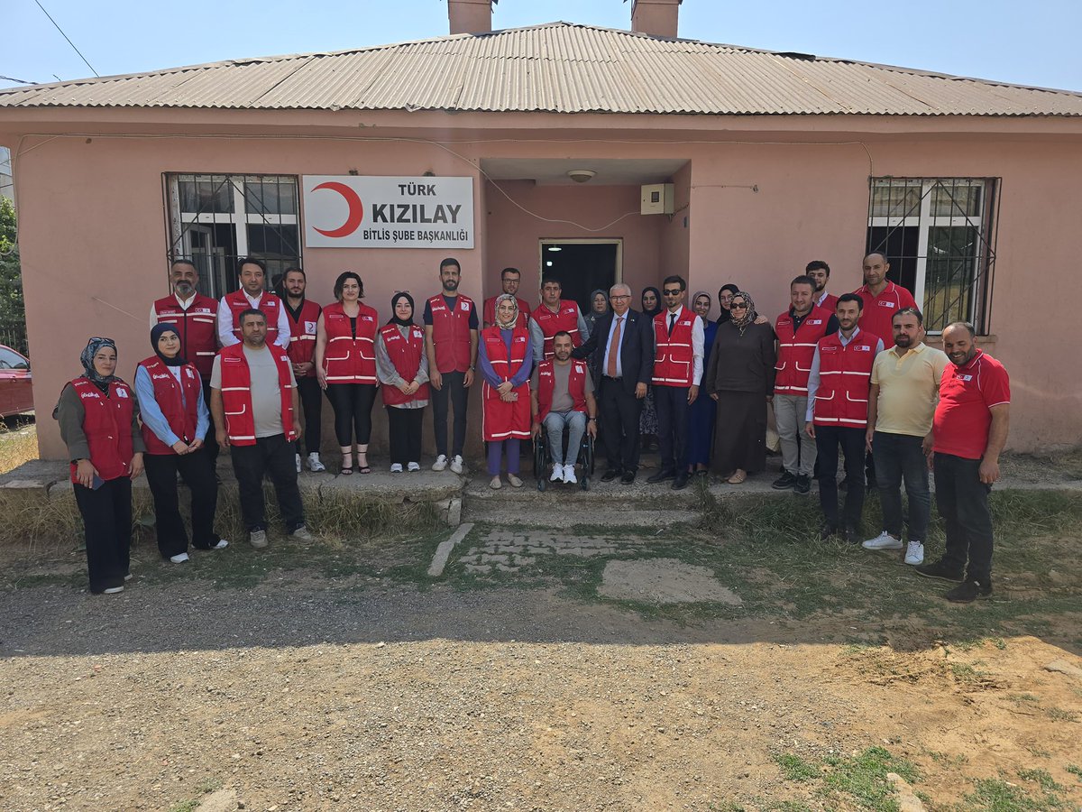 Genel Sekreterimiz Sn.Yusuf  Ramazan SAYGILI Şube Hizmetleri Direktörümüz Sn. Nurdal DURMUŞ İl Merkezi Başkanlığımızı ziyaret ederek yürütülen faaliyetler hakkında bilgi aldılar. Ziyaretlerinden ötürü kendilerine teşekkür ederiz.