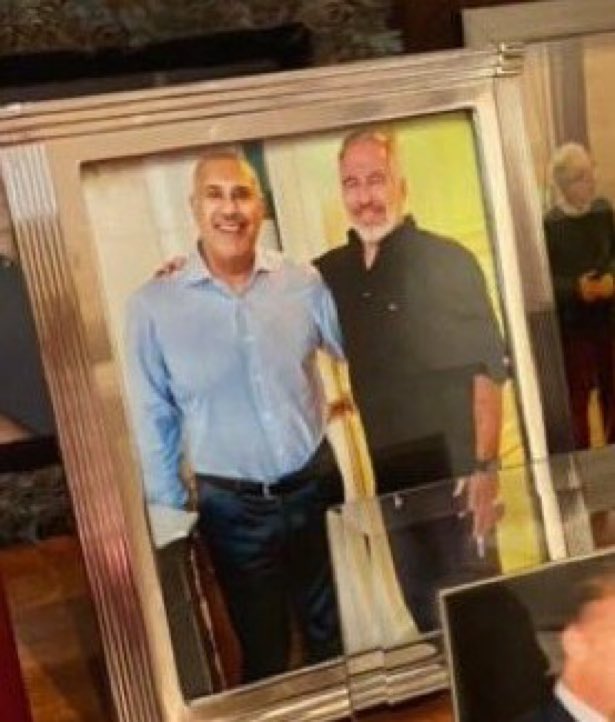 قائد الثورة السورية.