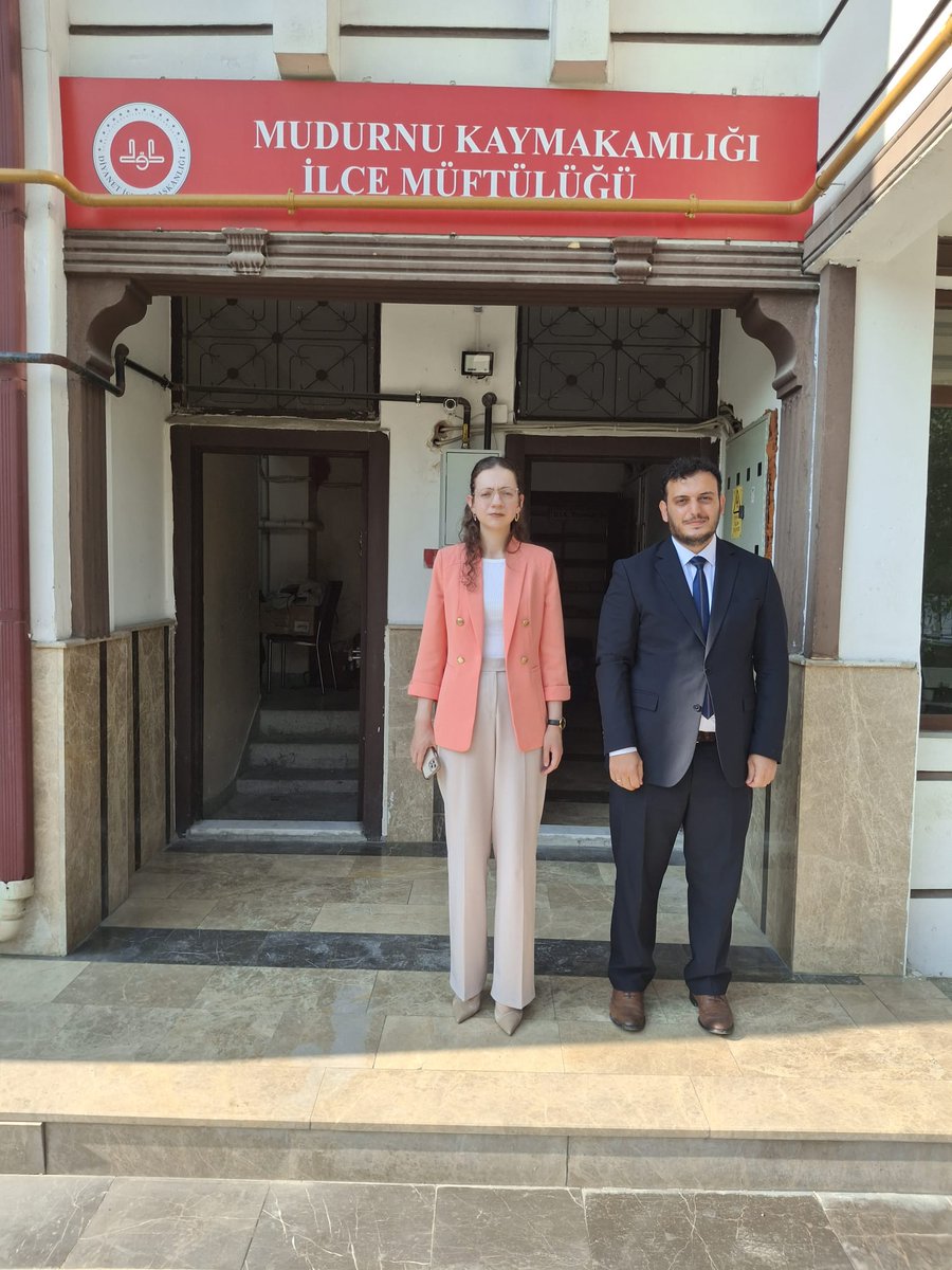 📍 Kurum Ziyareti
Kaymakamımız Sayın Ceyda Durmaz, kurum ziyaretleri kapsamında Mudurnu İlçe Müftülüğü’nü ziyaret etti.
İlçe Müftüsü Mücahid Dural’dan brifing alan Kaymakamımız, görevlerinde başarılar diledi.