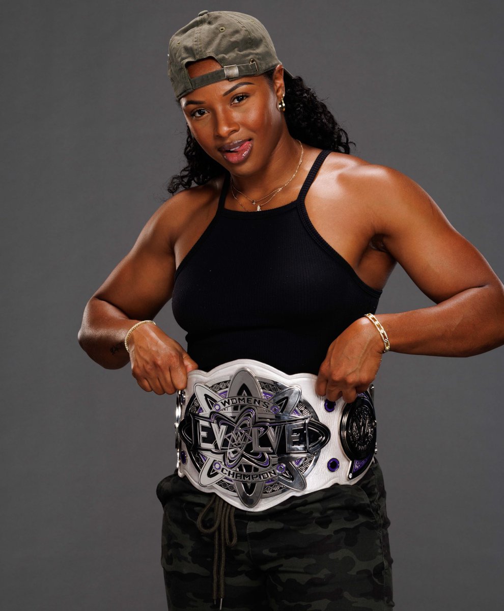 Kali_wwe's tweet image. It’s Wednesday Night Kali! Who gettin beat down tonight?! 😈💜 #WWEEvolve