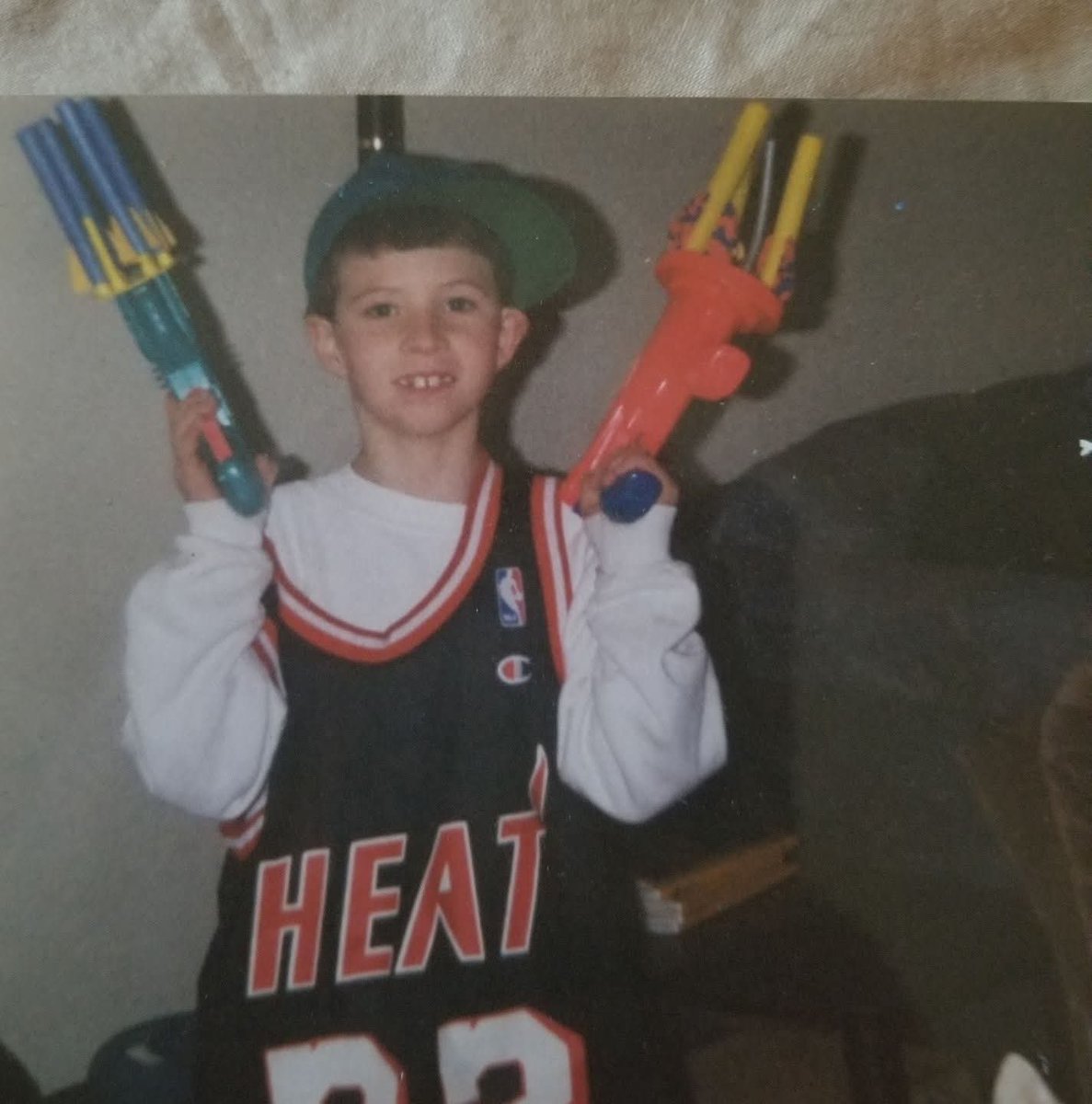 Bluecanary210 tweet media