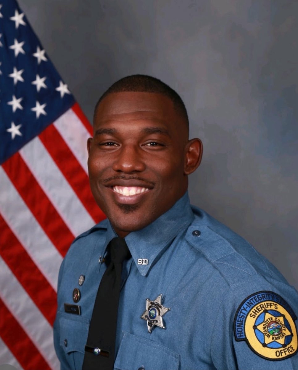 LWPD, would like to express our sincere condolences to the family of Wyandotte County Sheriff's Deputy Elijah Ming. To the Wyandotte County Sheriff's Department, we offer our prayers and support as you navigate the difficult time ahead.