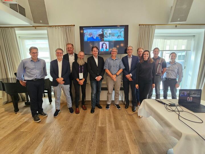 AlZpath's tweet image. What a week at #AAIC2025 🧠
ALZpath was proud to connect with global leaders in Alzheimer’s care &amp;amp; our Scientific Advisory Board.

The @alzassociation also released new Blood-Based Biomarker Guidelines—congrats to our advisory board member Dr. Henrik Zetterberg for his key role.