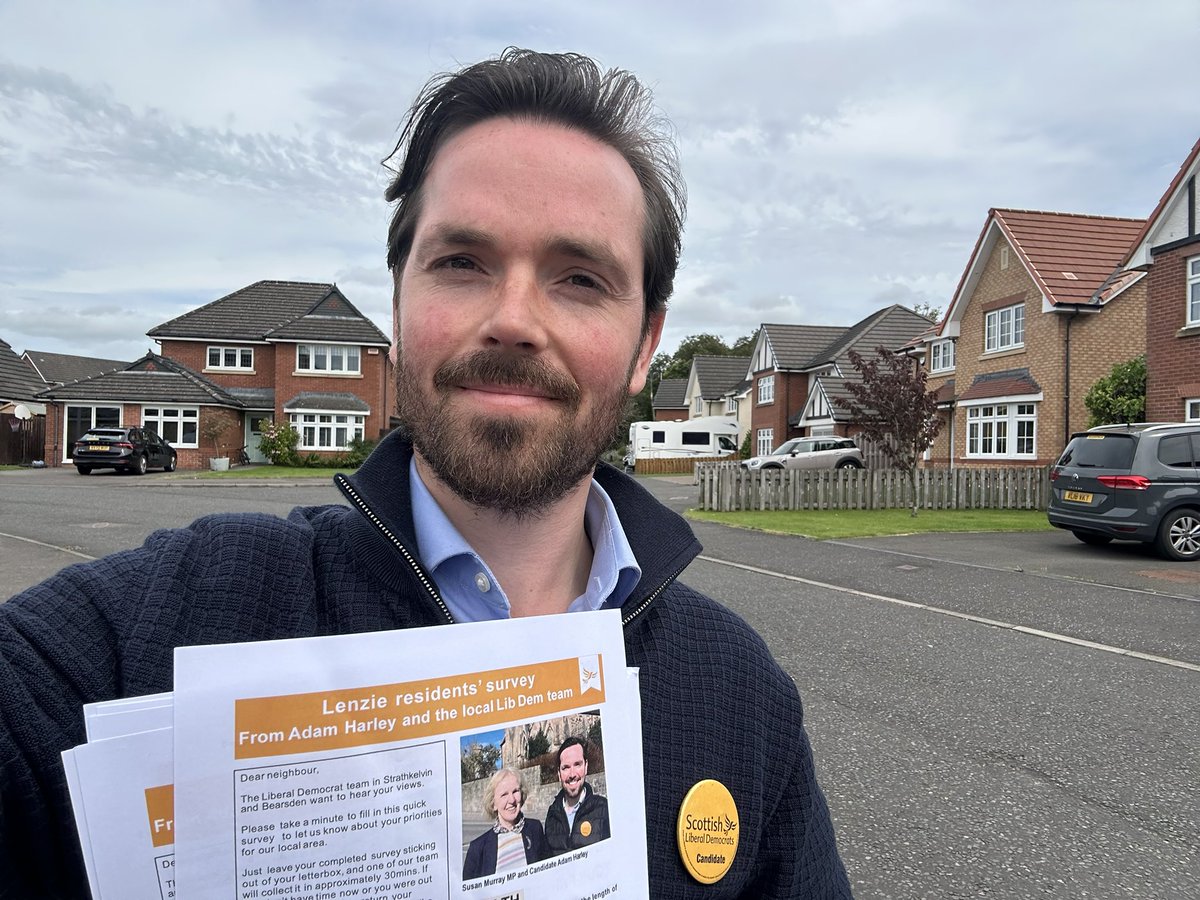 Great to be back in Lenzie today talking to residents about what matters most.

People want action on the NHS, on education and on local services.

If elected next May, I’ll work relentlessly to deliver for our community. #Holyrood2026 #Lenzie #LibDems
