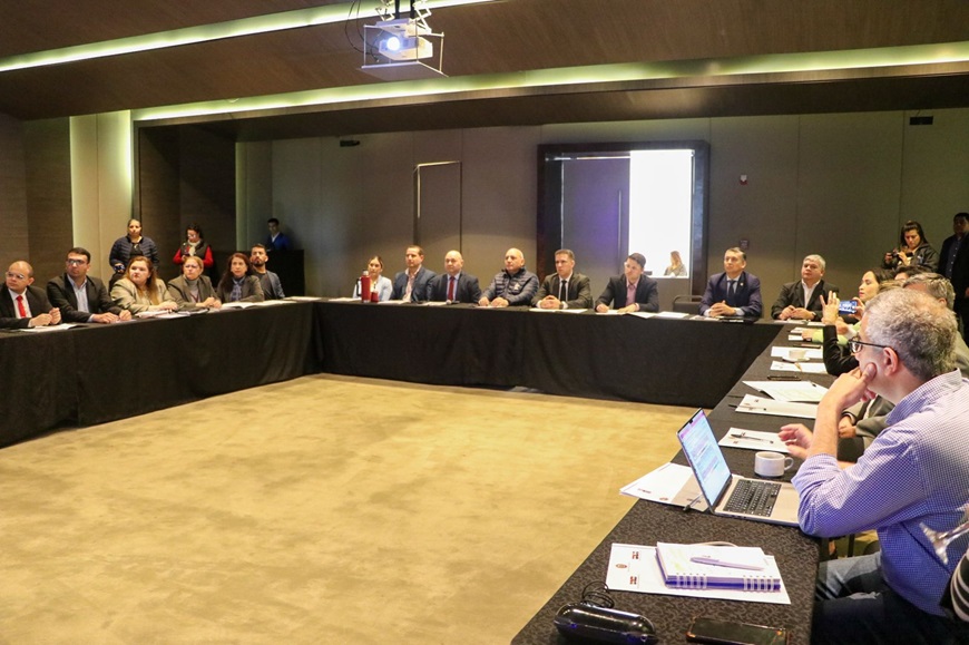 Consejo Nacional de Estadísticas Vitales busca mejorar registro de nacimientos y defunciones

El Ministerio de Salud, en conjunto con otros ministerios e instituciones, apunta a digitalizar la expedición de nacimientos y defunciones.

➕ℹ️ tinyurl.com/3svtwyzf