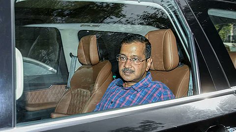 Pratik Inamdar (@pr_tik_official) on Twitter photo जिस ED ऑफिसर ने <a href="/ArvindKejriwal/">Arvind Kejriwal</a> जी को गिरफ्तार किया था उन्होंने VRS ले कर रिलायंस कंपनी ज्वाइन की..!! जिस ED ऑफिसर ने <a href="/ArvindKejriwal/">Arvind Kejriwal</a> जी को गिरफ्तार किया था उन्होंने VRS ले कर रिलायंस कंपनी ज्वाइन की..!!