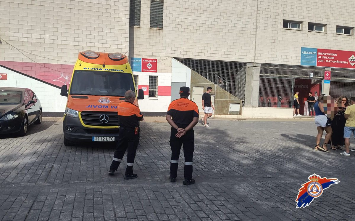 📍Esta tarde nos encontramos en el Estadio Matapiñonera cubriendo el encuentro entre la UD Sanse y el FC Andorra ⚽ Velamos por la seguridad y el bienestar de todos los asistentes. ¡Disfrutad del partido! 💛🖤 #ProteSanse #Sanse #FútbolSeguro