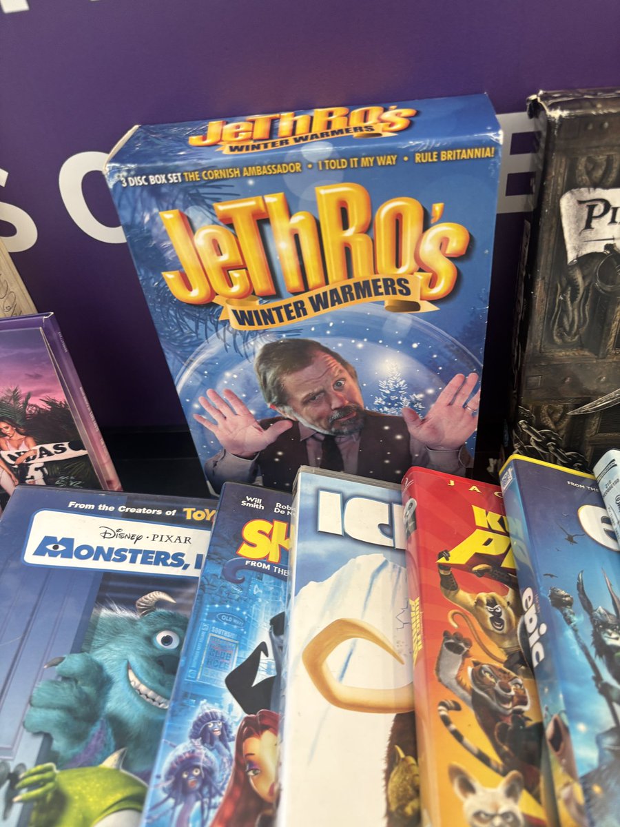 MDCLane's tweet image. They’re giving away Jethro DVDs at antenatal classes in Oldham