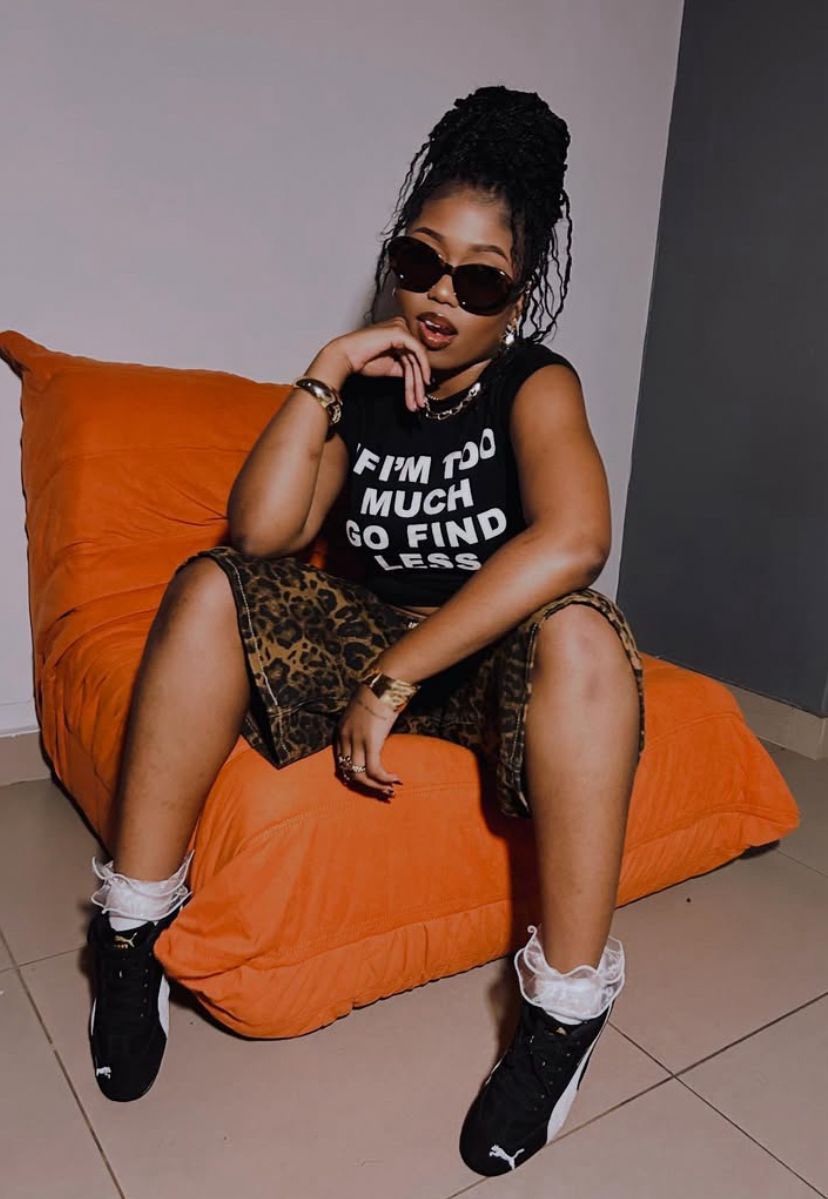 ElricShEiGo's tweet image. With its infectious beats and catchy lyrics, this song  #Mabebuza Mdu aka TRP remix by Maline Aura is sure to leave a lasting impression on Amapiano fans.