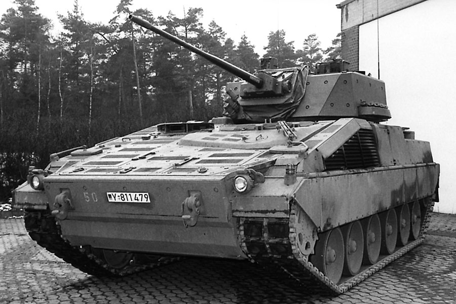 AdeptusArkain's tweet photo. Today is the German Krauss Maffei Marder 2.

Linked with the Kampfwagen 90 program, the army requirements of an IFV with options for a 35mm or 50mm cannon with protection from 35mm autocannon rounds. Although it won the contract in 1988, it would be cancelled in 1992. https://t.co/YdO0ki7UTn