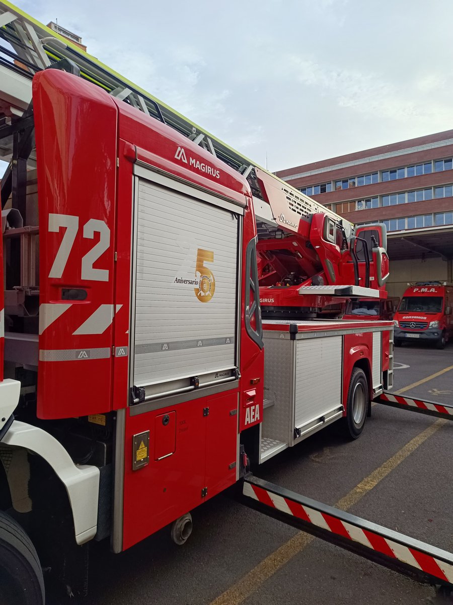 BomberosTf's tweet photo. Nuestros vehículos se ponen guapos para el 25 aniversario del Consorcio de Bomberos de Tenerife. 🥳

Ustedes son parte de nuestra historia. 🔜 Pronto más sorpresas.

#BomberosTF https://t.co/zZavjo3IOS